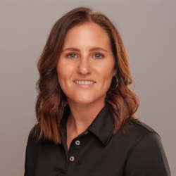 headshot of Courtney